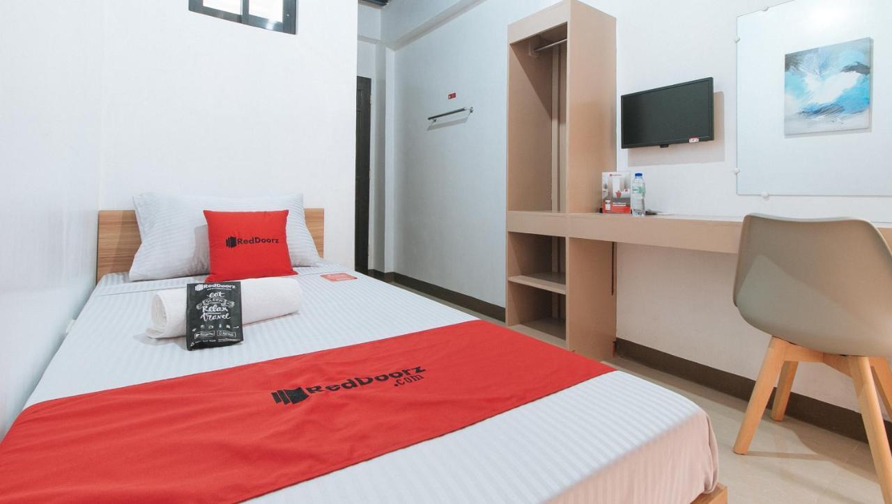 Reddoorz Near Iloilo International Airport Hotel Cabatuan Bagian luar foto
