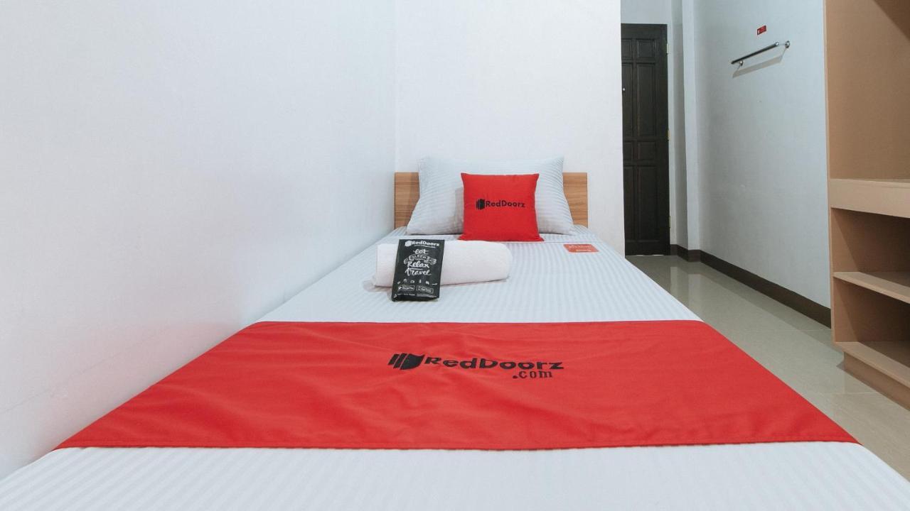 Reddoorz Near Iloilo International Airport Hotel Cabatuan Bagian luar foto