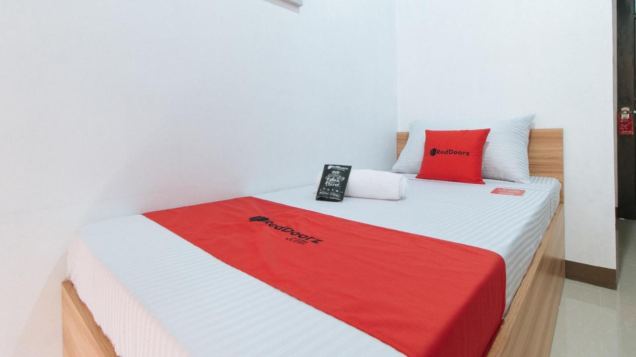 Reddoorz Near Iloilo International Airport Hotel Cabatuan Bagian luar foto